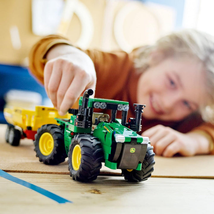 LEGO Technic John Deere 9620R 4WD Tractor, mit kippbarem Anhänger, klassisches Bauernhofspielzeug fü