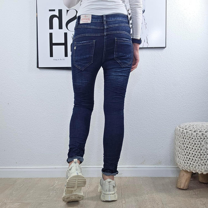 Jewelly Stretch Jeans| im Baggy Boyfriend Schnitt| Damen Hose mit dekorativer Knopfleiste| Perfekter