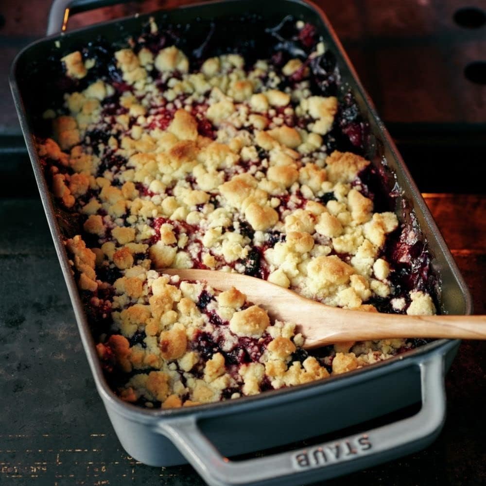 Staub 1004328 Auflaufform (30 x 20 cm, 3,15 L mit mattschwarzer Emaillierung im Inneren der Auflauff