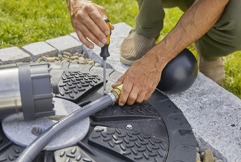 Gardena Schwimmende Absaugung Set: Schwimmkörper für Tauch-Druckpumpen mit 25 mm Schlauchdurchmesser