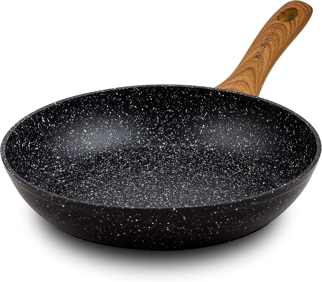 NAVA Bratpfanne aus Aluminium | Ø 26 cm | Mit Antihaftbeschichtung aus Stein zum Kochen ausgewogener