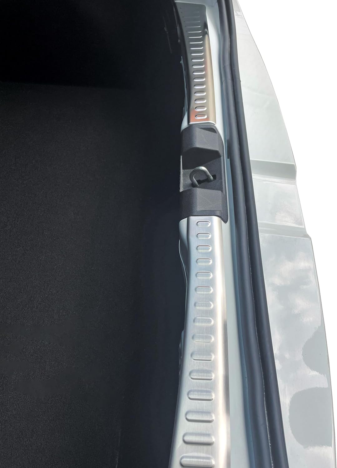 RECAMBO Ladekantenschutz Edelstahl matt gebürstet mit Textur - kompatibel für Dacia Sandero 3 - DJF