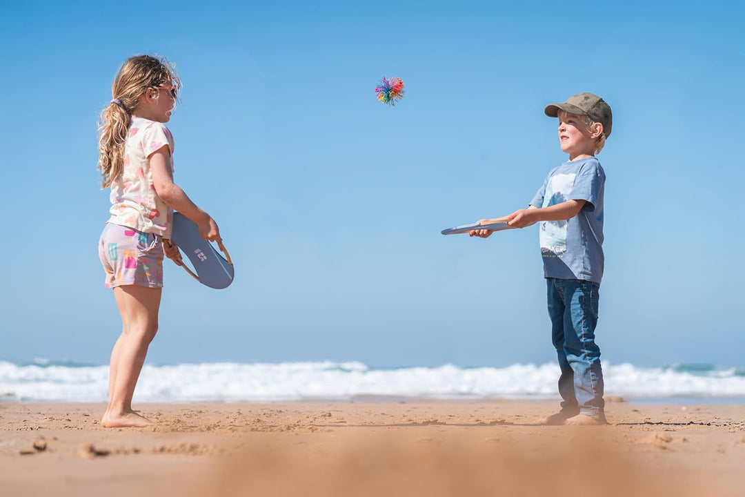 BS Toys Bouncer-Schläger aus Bambus – 2 Schläger Ø 29cm + Flauschiger Ball Ø 9,5cm – Nachhaltiges Wu
