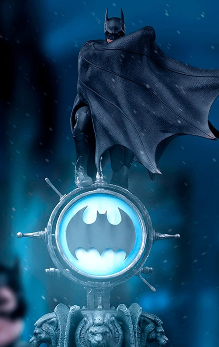 Iron Studios Deluxe: Batman Returns - Batman Art Scale Statue (1/10) (DCCBAT43921-10)