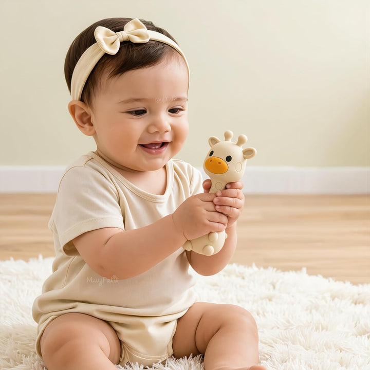 MuyPetit Rassel Giraffe und Beissring für Babys (Giraffe Beige), Giraffe Beige