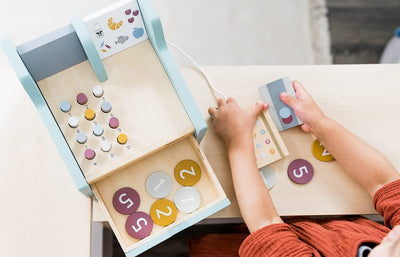 Kindsgut Spielkasse aus Holz für Kinder, Kaufladen Zubehör in dezenten Farben und schlichtem Design,