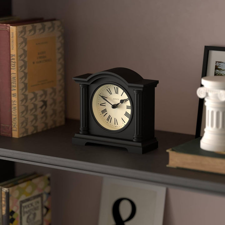 JONES CLOCKS® Kensington Kaminuhr | Klein Klassische Uhr mit gewölbtem Oberteil | Schwarz | Stilvoll