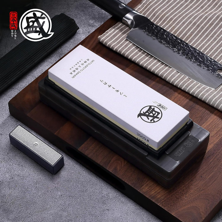 MITSUMOTO SAKARI Japan Schärfstein, 1000/3000 Grit, Professioneller Küchenschärfstein mit rutschfest