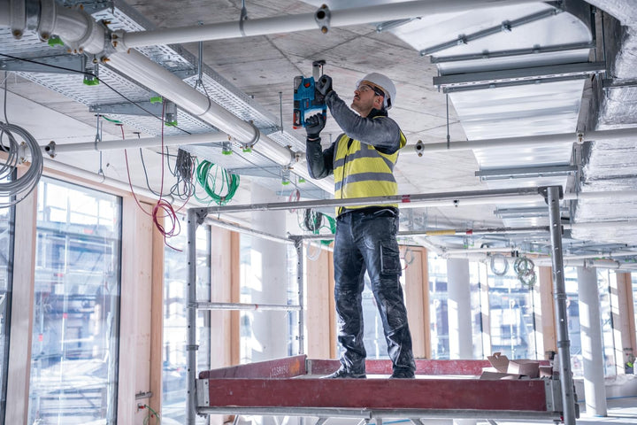 Bosch Professional Absaughammer GDE 18V-12 (mit SDS plus, für einen Bohrbereich von 6 mm bis 10 mm,