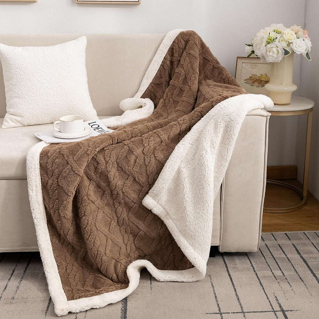 Kuscheldecke Flauschig 150x200, Braun Dicke Warme Sofadecke Wohndecke kuschelig für Herbst und Winte
