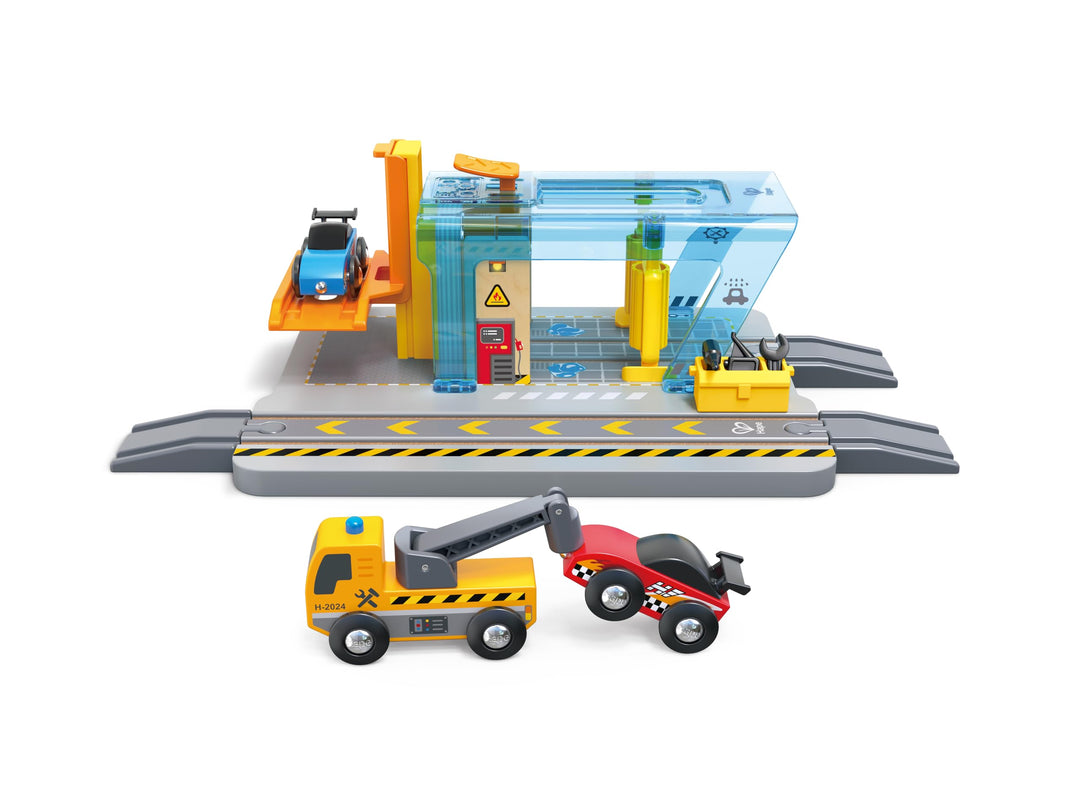 Hape Reparatur- und Waschstation, Waschanlage, Hebebühne, Abschleppwagen, Fahrzeuge, Eisenbahnzubehö