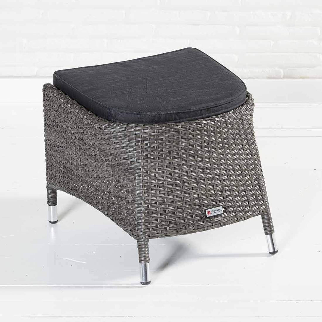 Wholesaler Hocker