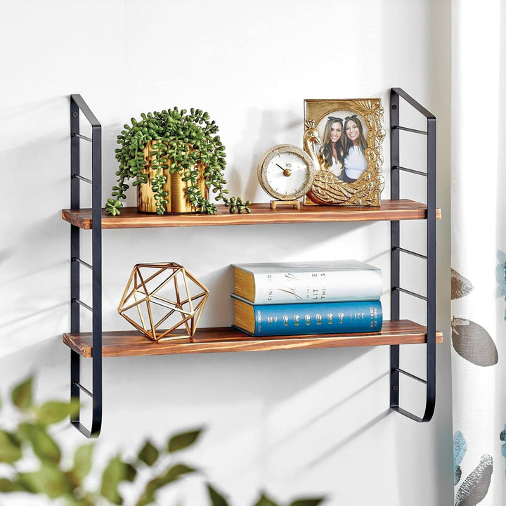 mDesign modernes Wandregal mit 2 Regalböden – Holzregal mit rostbeständigen Metallhalterungen – Häng