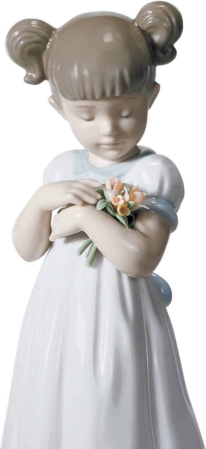 LLADRÓ Mädchen-Figur Blumen Für Mama. Mädchen Mit Blumen. Porzellan.