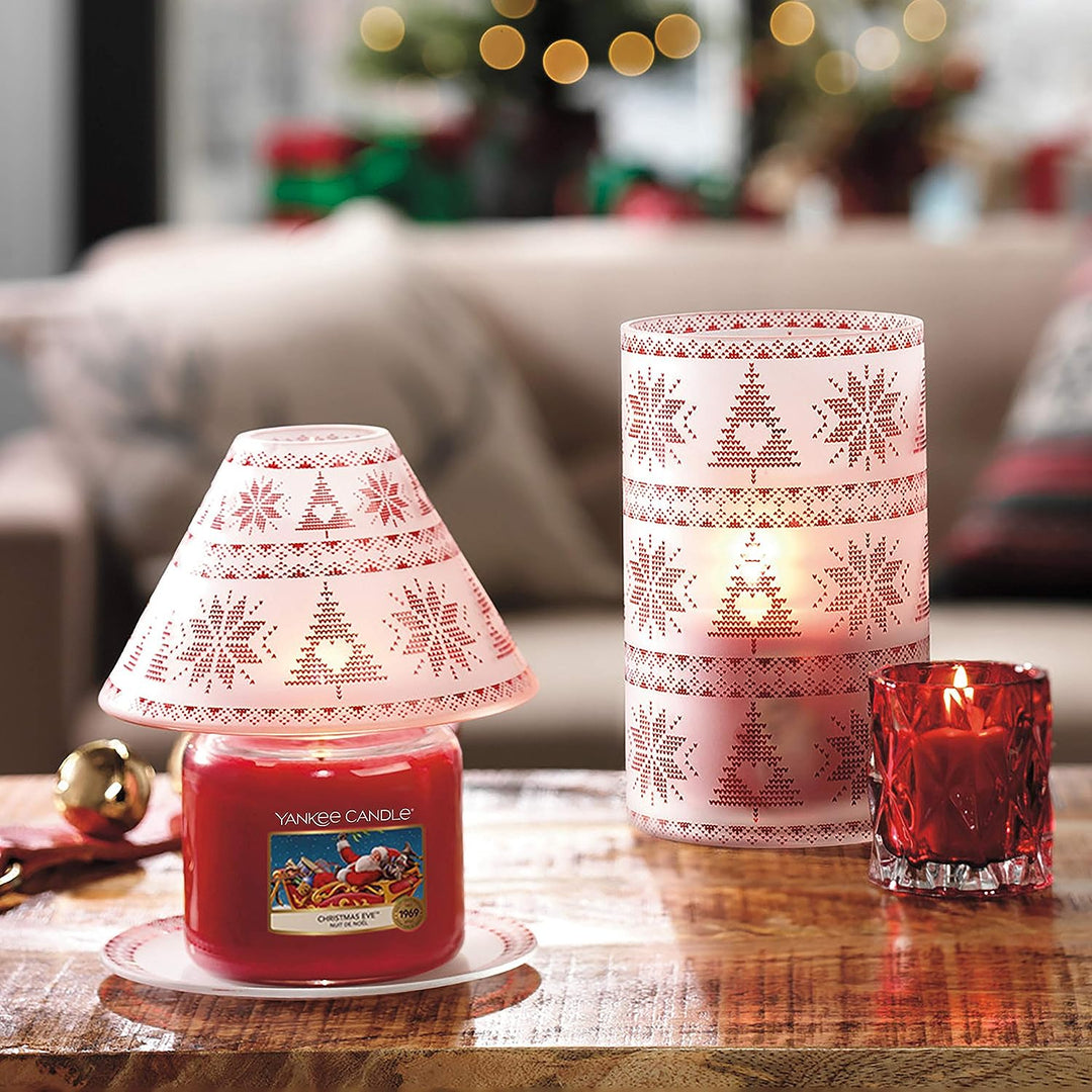 Yankee Candle Duftkerze im Glas (Mittelgrosse im Glas) | Christmas Eve | Brenndauer bis zu 75 Stunde