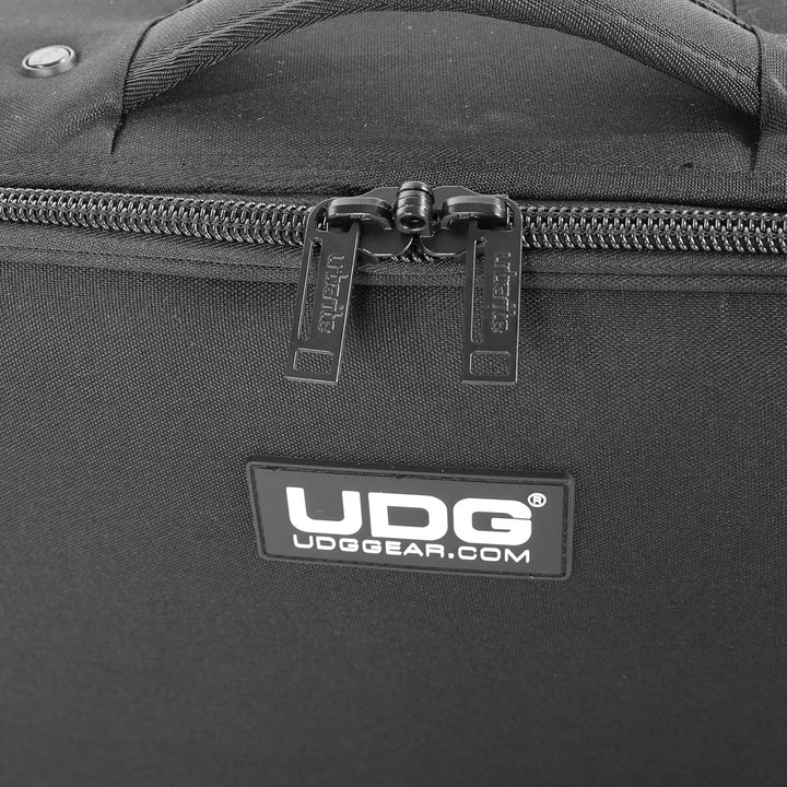 UDG Urbanite MIDI Controller Sleeve Medium Schwarz U7101BL, M