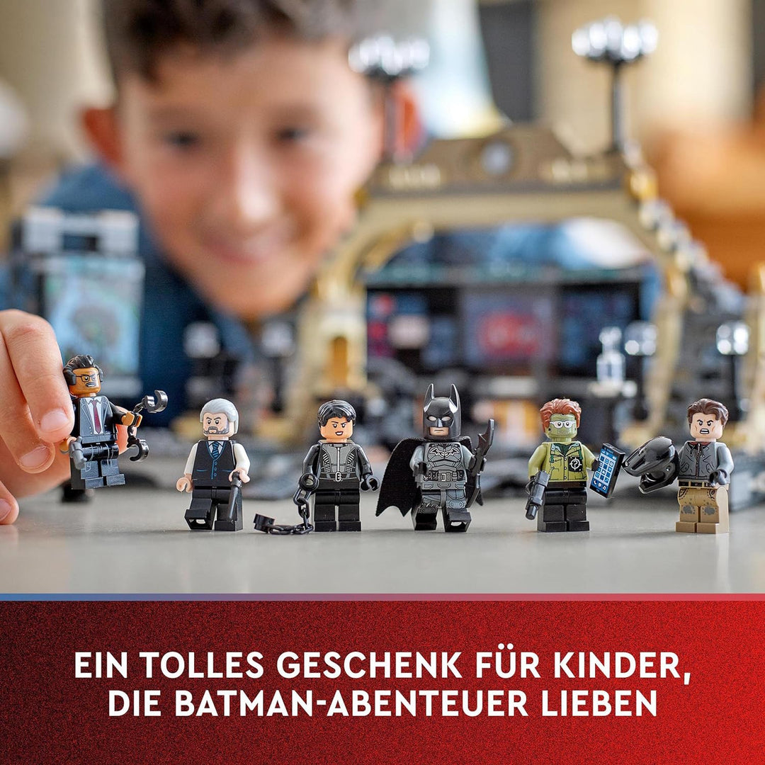 LEGO 76183 DC Batman Bathöhle: Duell mit Riddler, Superhelden-Set mit Spielzeug-Motorrad für Kinder
