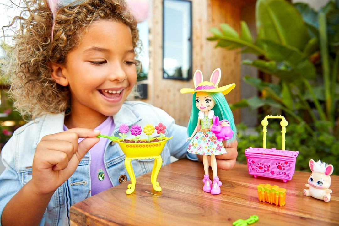 Enchantimals GJX33 - Gartenfreunde Spielset mit Fluffy Bunny Puppe, Tierfreund Mop und Zubehör, Spie