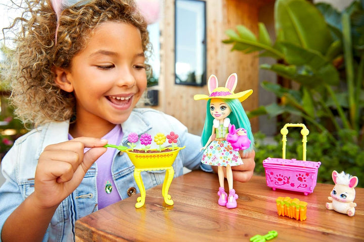 Enchantimals GJX33 - Gartenfreunde Spielset mit Fluffy Bunny Puppe, Tierfreund Mop und Zubehör, Spie