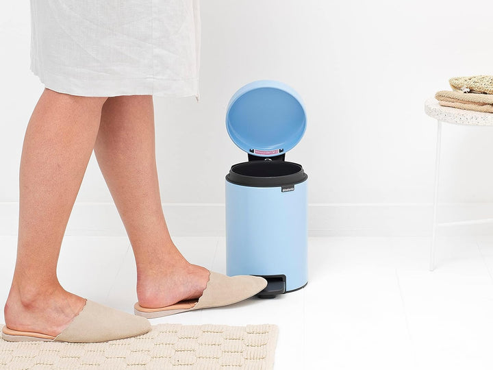 Brabantia - NewIcon Treteimer 3L - Kleiner Abfalleimer für Bad oder Toilette - Sanft Schliessender D