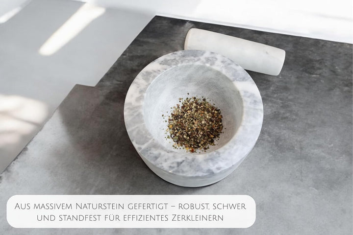 MOON HOME Mörser mit Stössel - Meteor white, aus weissem Marmor/Stein, Hochwertiger Steinmörser für