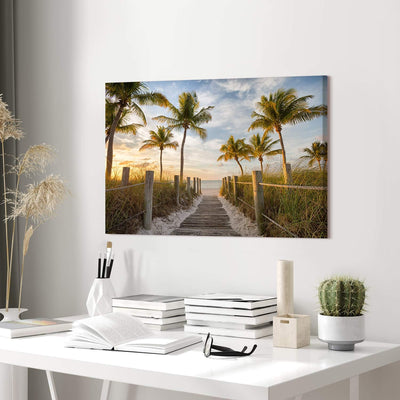 PICANOVA – Bild auf Leinwand Palmenweg zum Meer 60x40cm – Leinwandbild – Premium Leinwanddruck – Wan