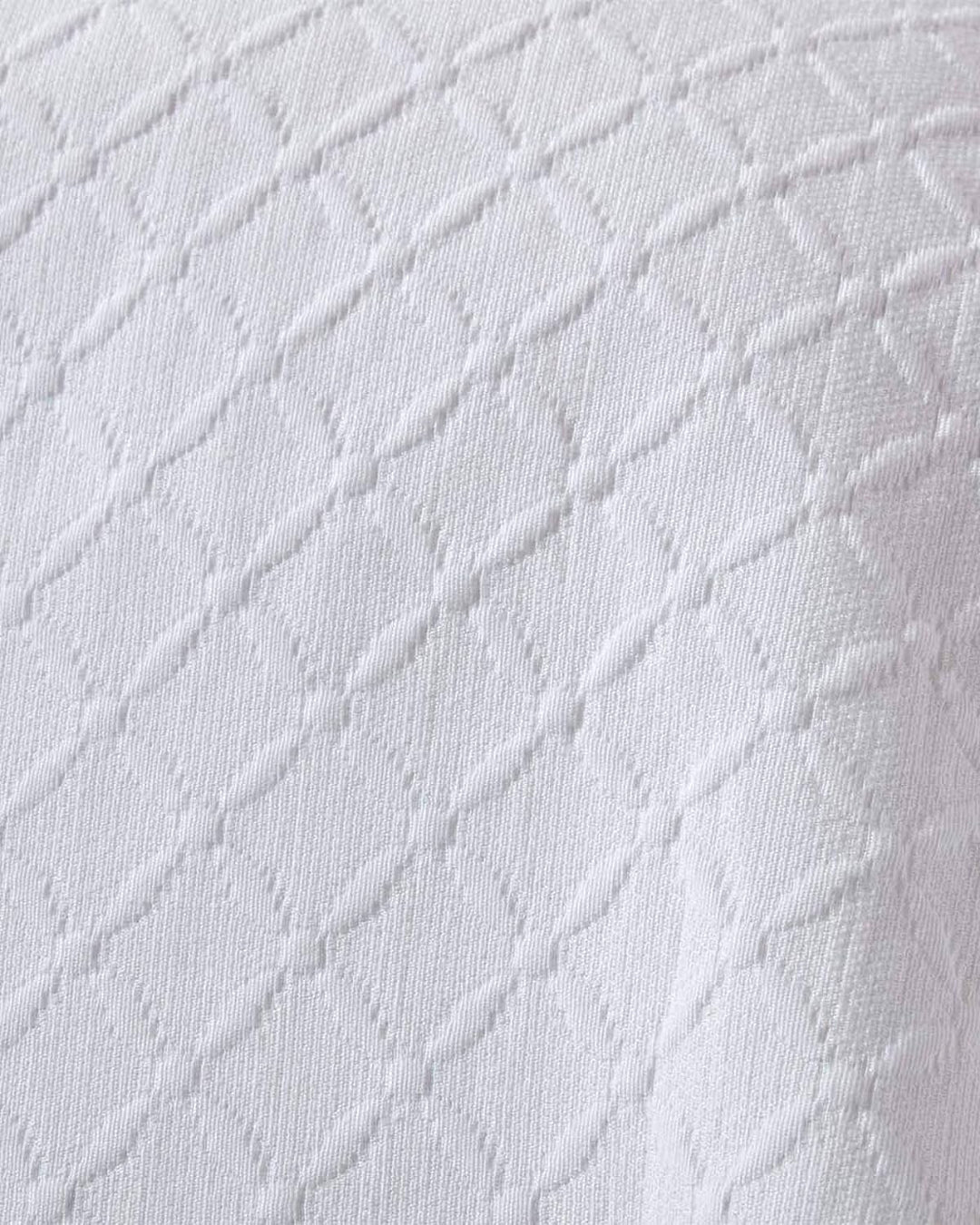 Homescapes weisse Tagesdecke mit Diamant-Muster, klassischer Bettüberwurf 180 x 260 cm im Matelassé-