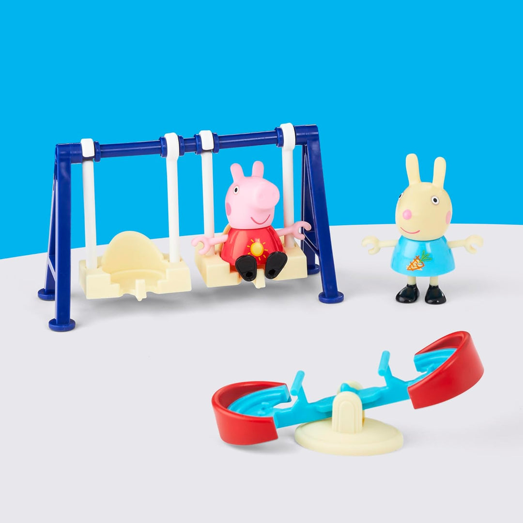Peppa Pig Peppa auf dem Spielplatz Spielzeug Set mit 2 Figuren und lustigem Zubehör wie Schaukel und