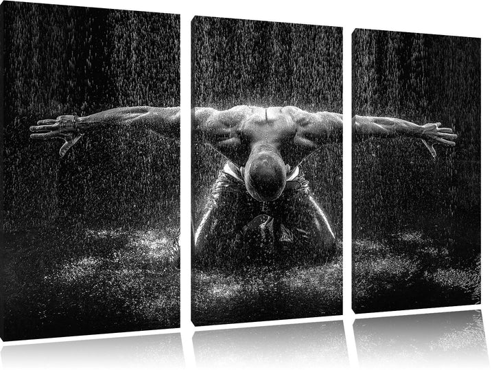 Pixxprint Bodybuilder im Regen Kunst B&W / 3-Teilig/Gesamtmass 120cm Leinwandbild bespannt auf Holzr