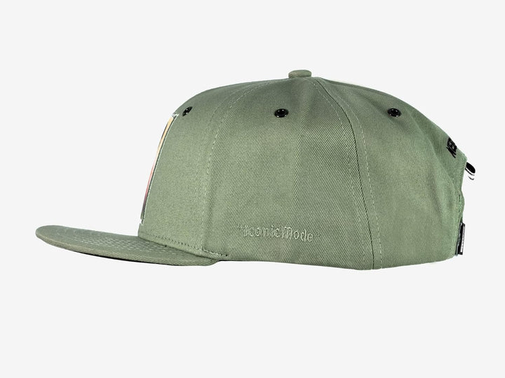 Nebelkind Snapback Cap Iconic Olivgrün Gemälde Ikone mit Sturmmaske Grössenverstellbar Unisex One Si