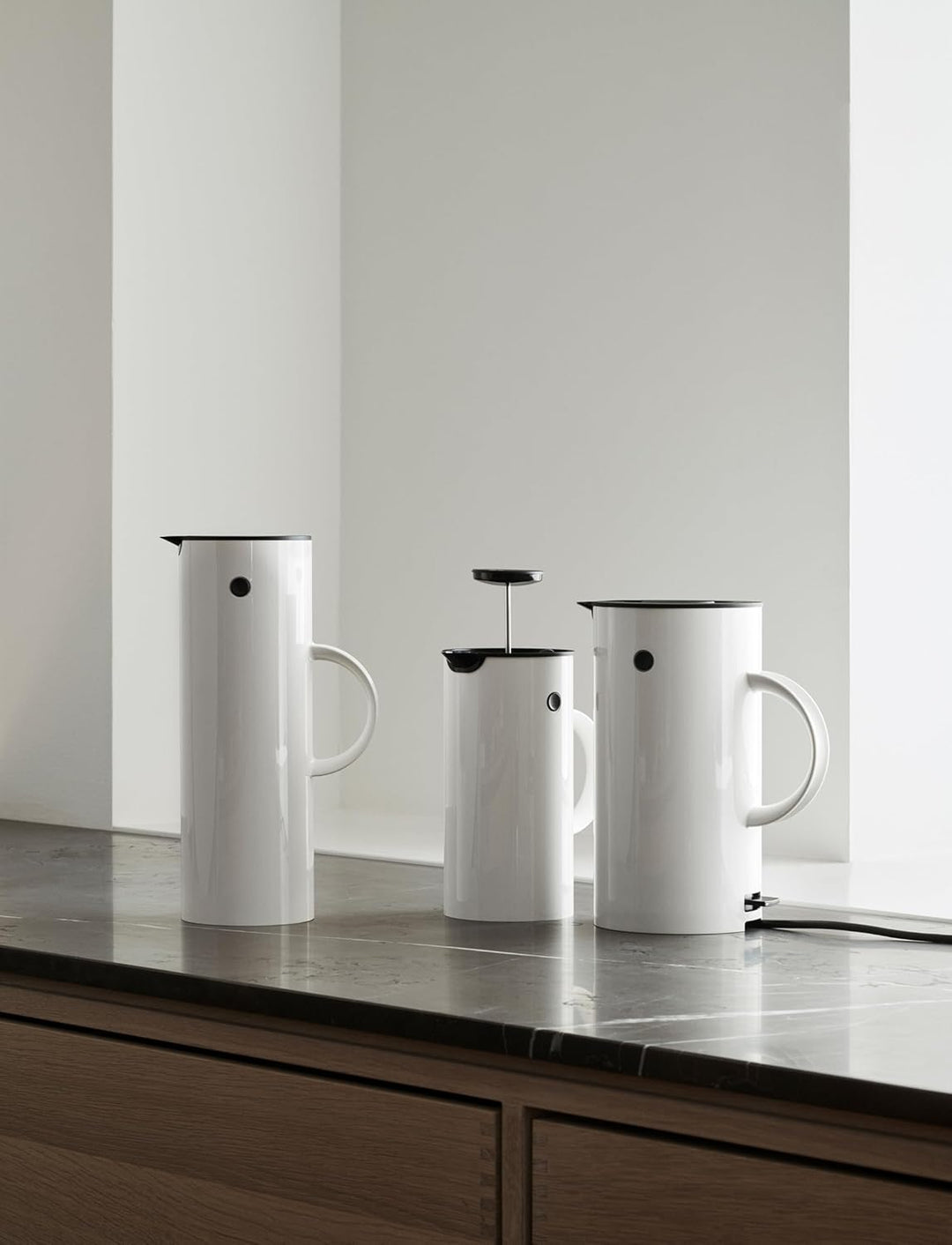 Stelton Isolierkanne EM77 - Doppelwandige Isolierkanne für heisse/kalte Getränke - Tee- & Kaffeekann