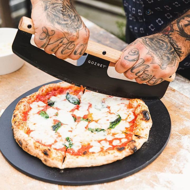 Gozney Pizza-Wippe mit Holzgriff und Edelstahlklinge, 33,5 cm scharfe Klinge, Pizzaofen-Zubehör