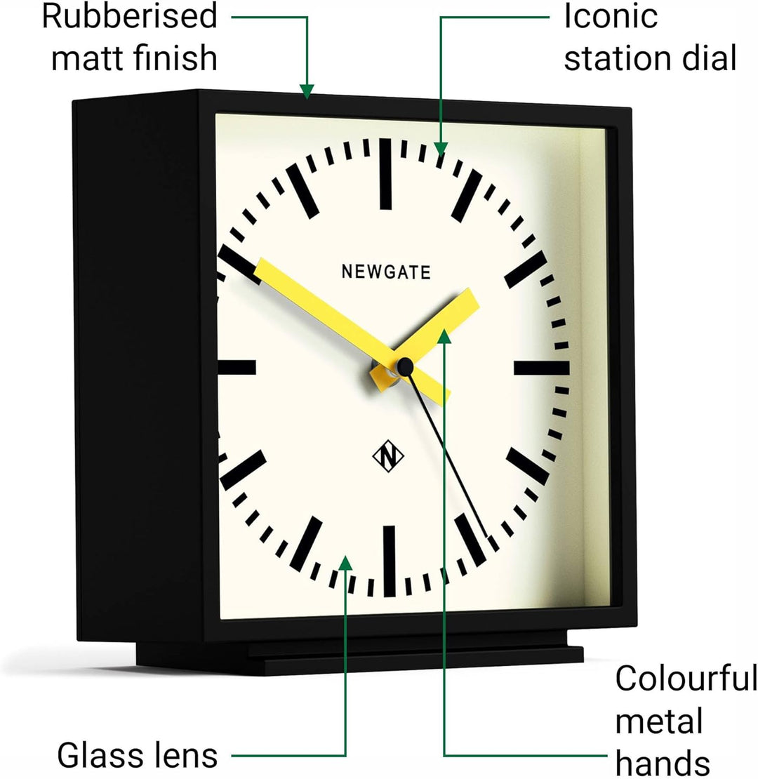 NEWGATE® Amp Schreibtisch Uhr | Quadratische bahnhofsuhr Design | Schwarzes gehäuse mit gelben zeige