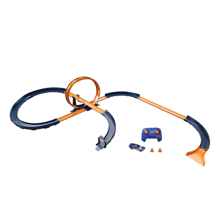Hot Wheels Spielzeugauto-Trackset mit ferngesteuertem Fahrzeug im Massstab 1:64 und mehr als 30 Trac
