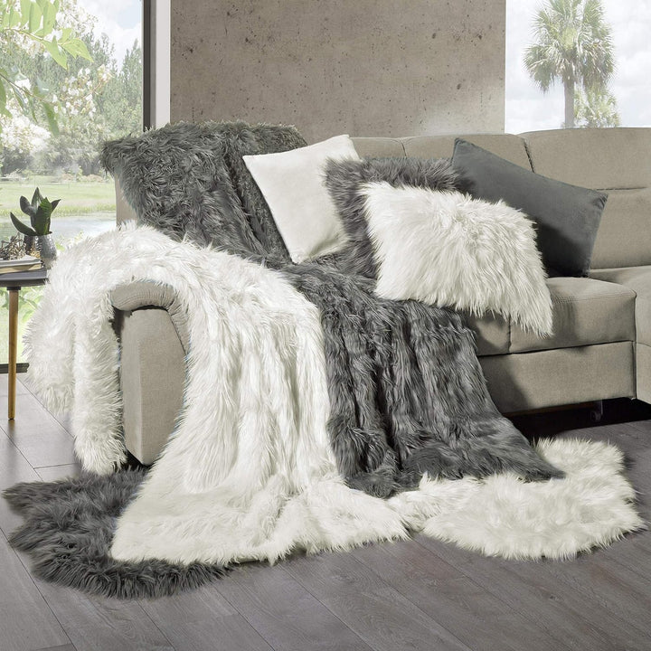 CelinaTex Cuddly Dekokissen 40 x 60 cm grau Langhaar Zierkissen dekoratives Fellimitat Nicki Sofakis