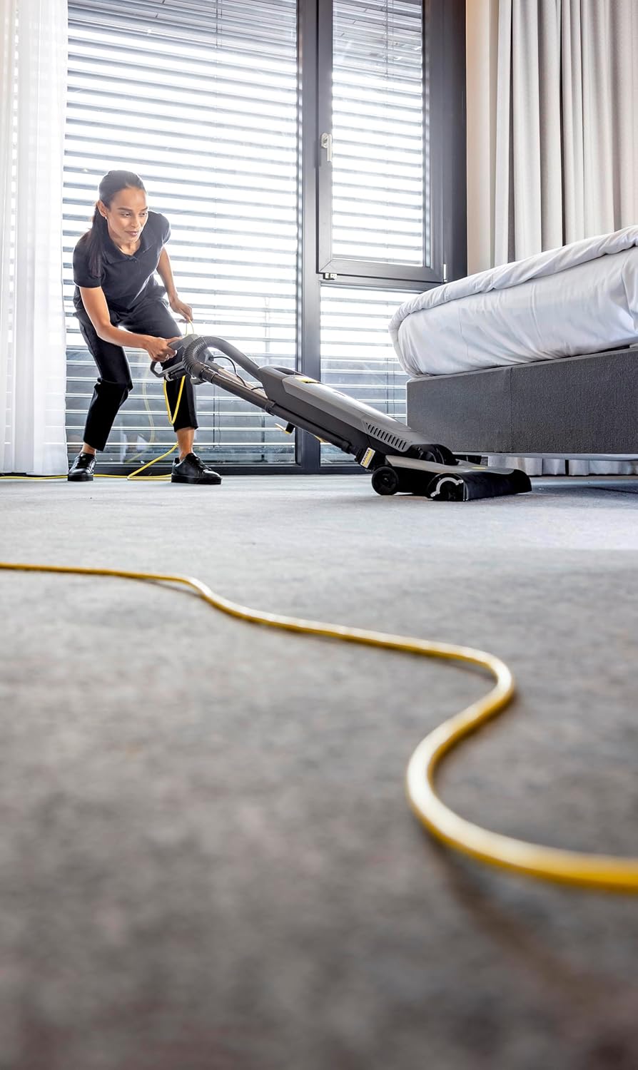 Kärcher CV 48/2 Teppichbürstsauger, Vakuum: 20 kPa, Nennleistung 850W, Behälter 5,5L, Dehnsaugschlau