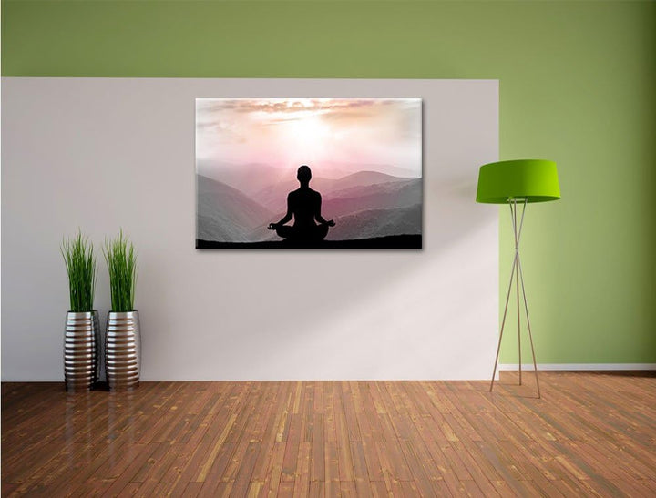 Pixxprint Meditierender Mensch in den Bergen / 100x70cm Leinwandbild bespannt auf Holzrahmen/Wandbil