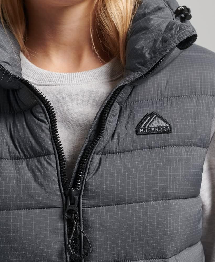 Superdry Damen Klassische Steppweste mit Kapuze XS 6BS/GRID CHARCOAL, XS 6BS/GRID CHARCOAL