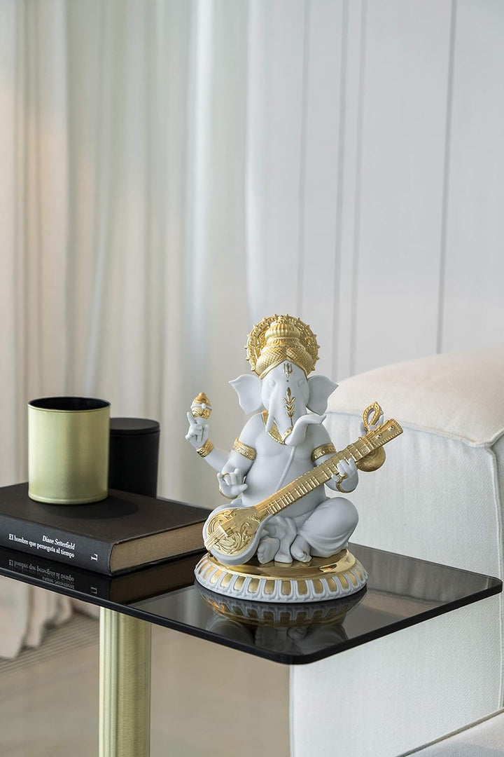 LLADRÓ Figur Veena Ganesha. Gold. Veena. Porzellan.