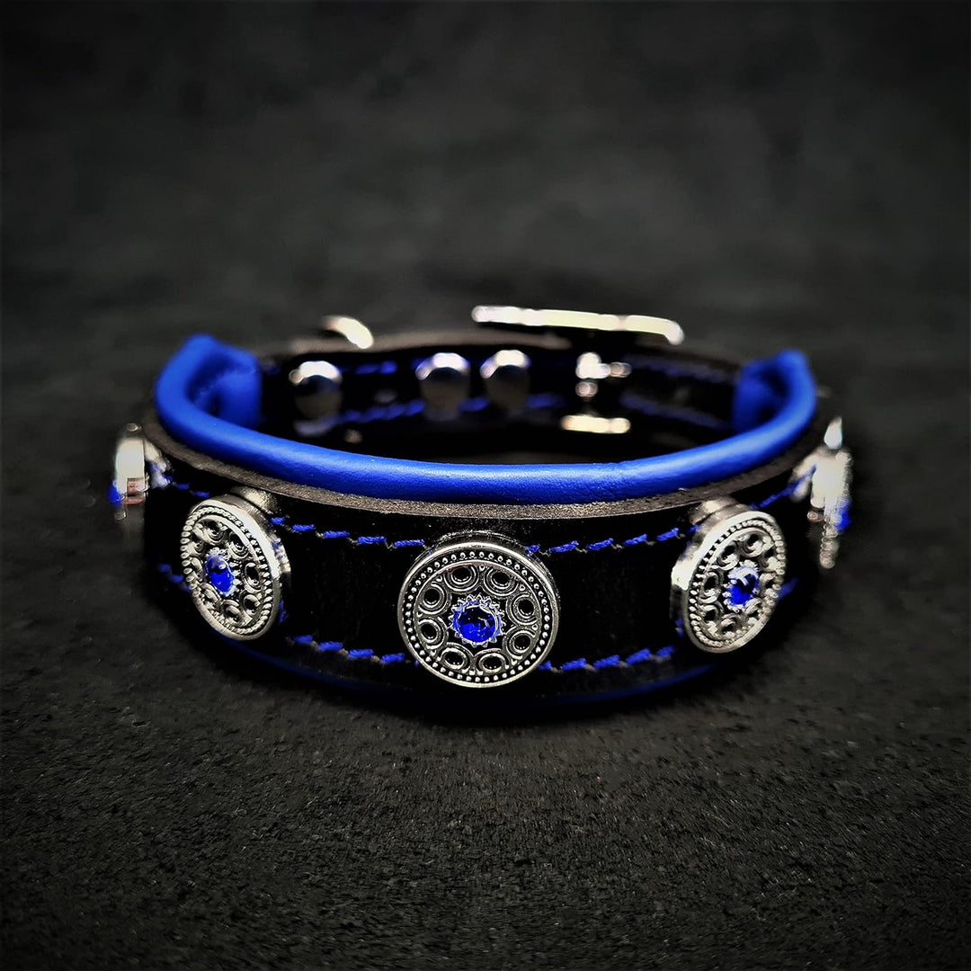 Bestia Bijou Hundehalsband aus echtem Leder S - passt auf einen Hals von 25 bis 30 cm Schwarz & Blau