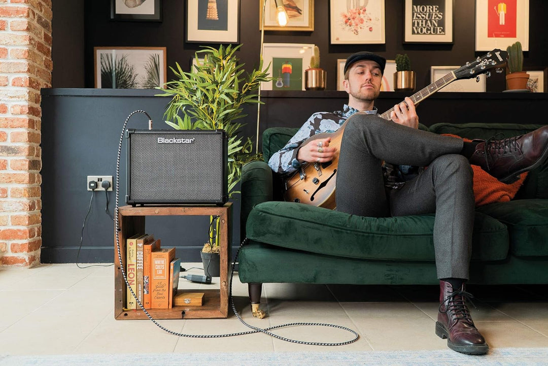 Blackstar ID Core 20 Kombi-Verstärker für E-Gitarren mit integrierten Effekten/Tuner und Line-In/Str