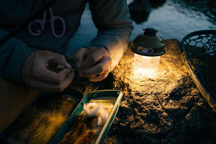 Barebones Beacon Hängeleuchte – Wiederaufladbare Camping-Laterne mit USB-LED-Licht – Hängende Latern