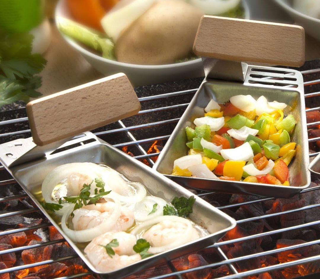 CV 4er Set Grill-Pfannen Edelstahl Raclette-Pfännchen Abnehmbarer Holz-Griff inkl. Holz-Schaber