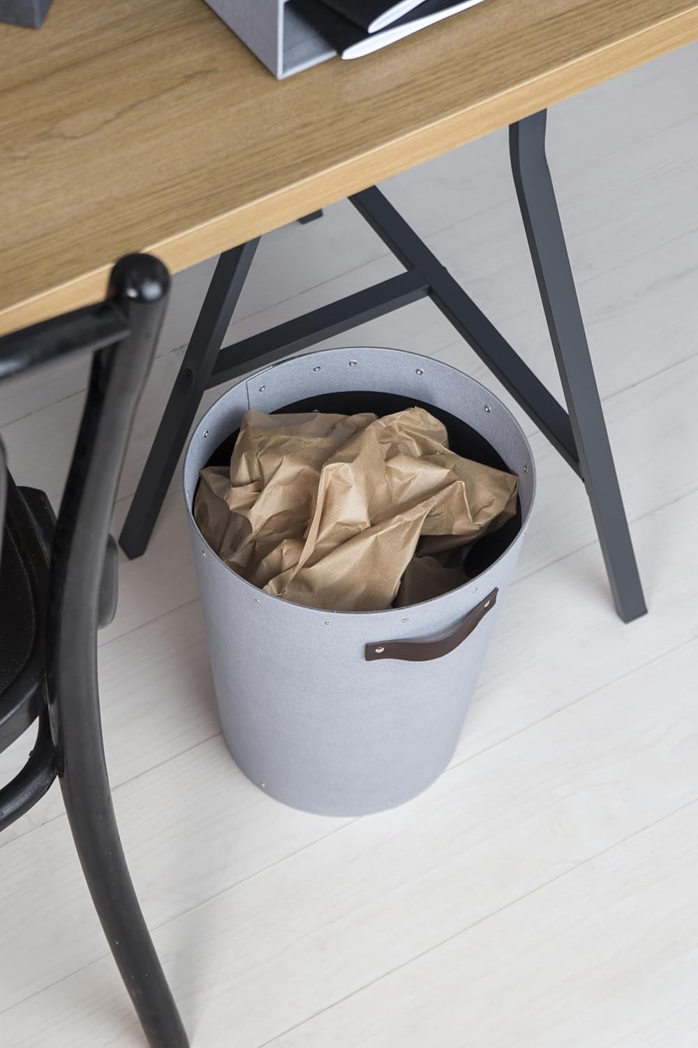 BIGSO ARIES Papierkorb für Büros – Mülleimer mit Ledergriff für moderne Einrichtungen – Büromülleime