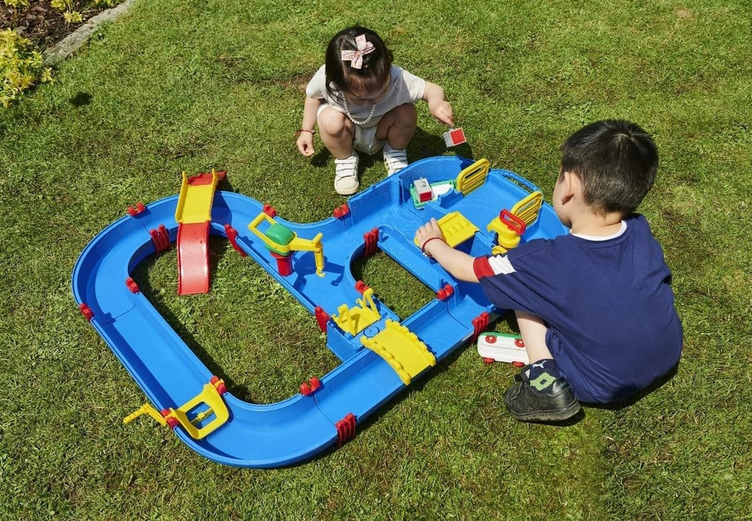 AquaPlay - MegaBridge - Wasserbahnset mit 3 Spielstationen und 49 Teilen, inklusive Bo der Bär, Amph