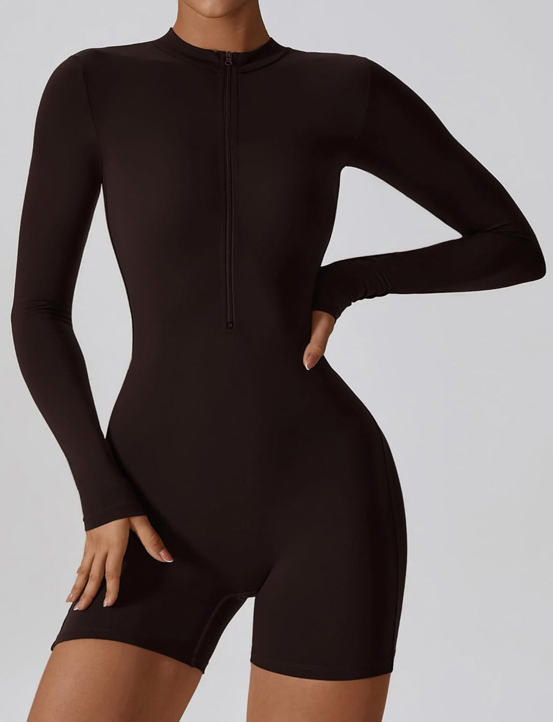 AIEOE Sport Jumpsuit Damen Kurz Eng Yoga Langarm One Piece mit Kragen Reissverschluss Bodysuit Plays