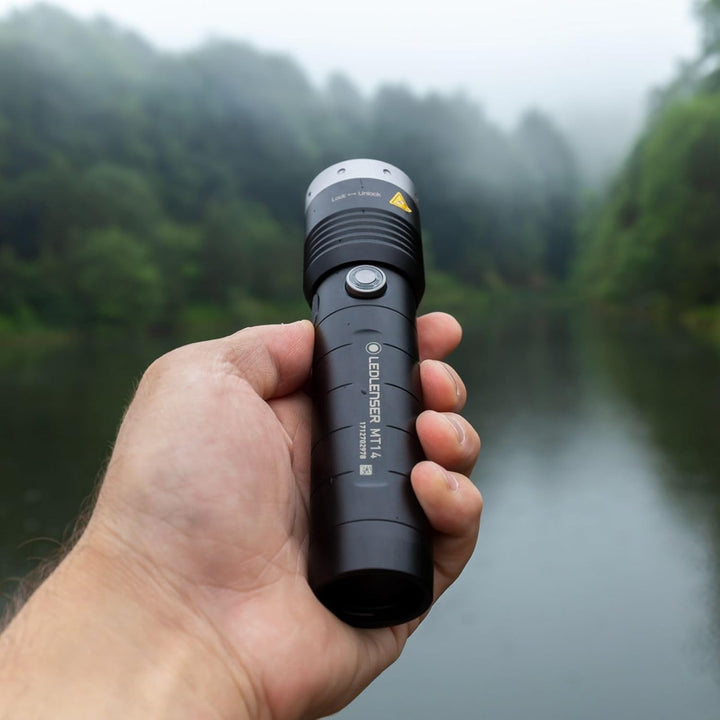 Ledlenser MT14, LED Taschenlampe, wiederaufladbar, fokussierbar, mit Akku, 1000 Lumen im Boost Mode,