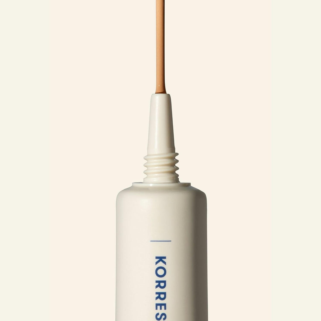 KORRES Natural Radiance Concealer Light 01, cremiger, leichter Concealer mit mittlerer Deckkraft und