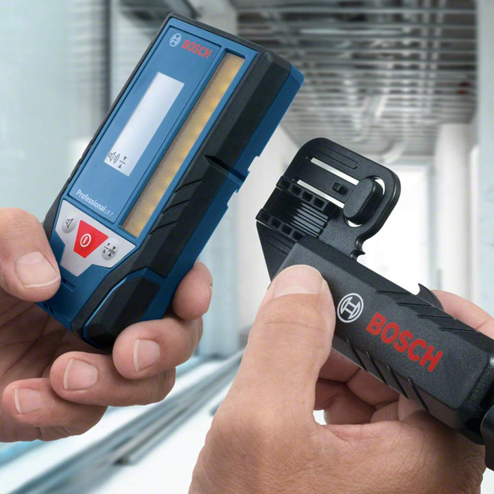 Bosch Professional Laserempfänger LR 7 (roter und grüner Strahl, 2 x AAA Batterien, Reichweite: 5-50