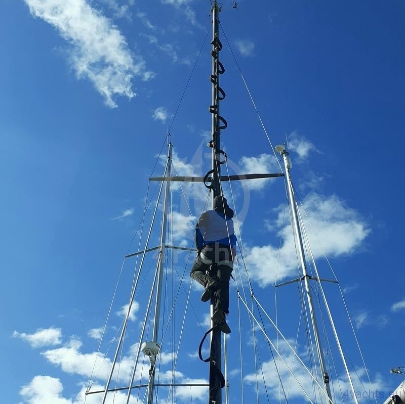 4Yachts Mastleiter MastS mit niedrigen Stufen 10.1m mit Mastrutscher Typ A89, 10.1m mit Mastrutscher